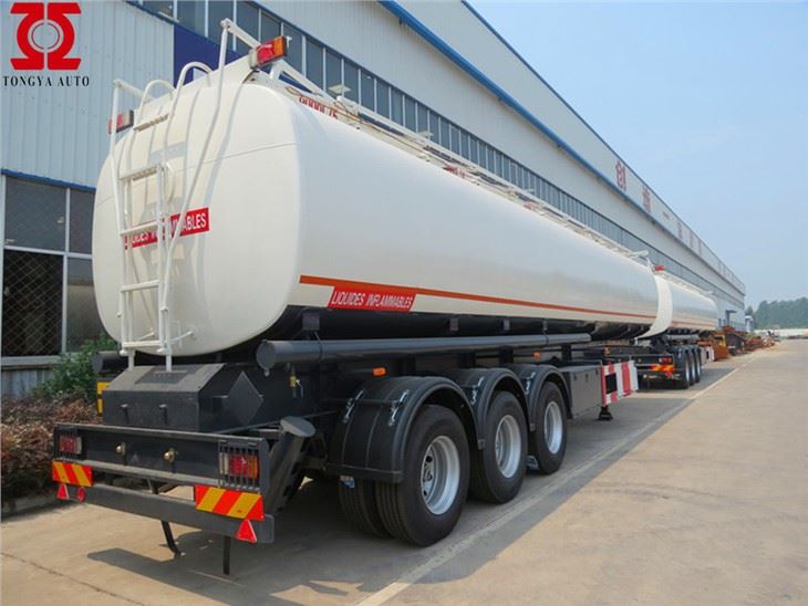 Remolque cisterna de combustible
