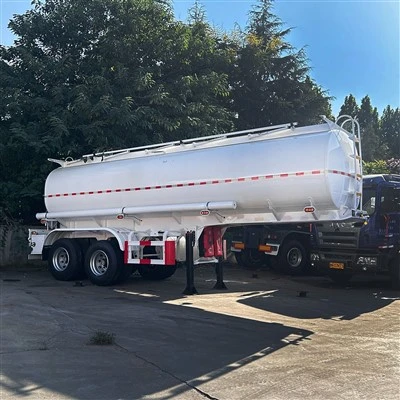 Semirremolque con tanque de combustible de 2 ejes